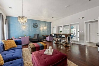 Avonmora Apartments in Austin, TX - Foto de edificio - Building Photo