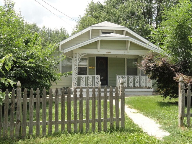 1118 S Pope Ave in Independence, MO - Building Photo - Building Photo