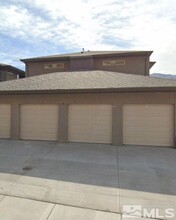 760 Bluffs Ct in Reno, NV - Foto de edificio - Building Photo