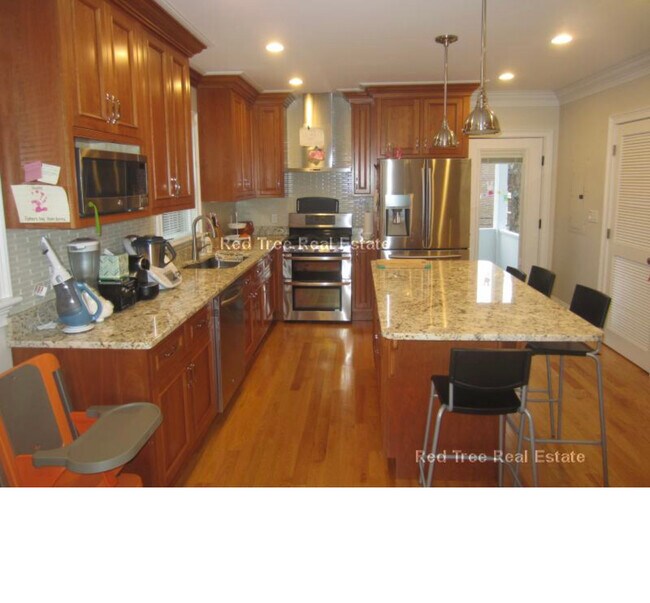 7 Acron Rd, Unit 2 in Brookline, MA - Building Photo - Building Photo