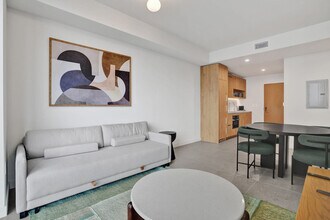 11 NE 6th St, Unit SI ID1515062P in Miami, FL - Foto de edificio - Building Photo