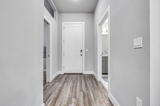 6618 E Lowry Blvd in Denver, CO - Building Photo - Building Photo