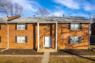 9109-9111 Nieman Rd in Overland Park, KS - Building Photo - Building Photo