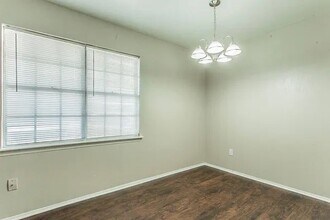 404 E Craven Ave in Waco, TX - Foto de edificio - Building Photo