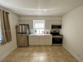 1112 N 61st Terrace in Hollywood, FL - Building Photo