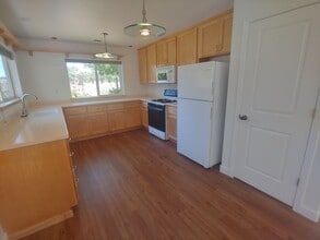 2585 Hartley St in Lakeport, CA - Building Photo - Building Photo