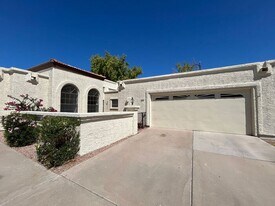 1912 E Vinedo Ln in Tempe, AZ - Building Photo