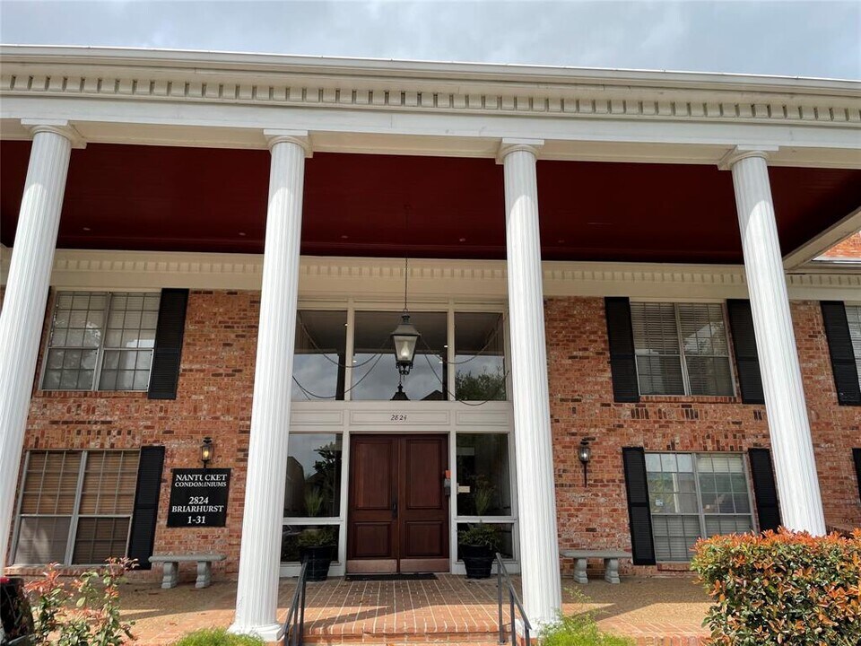 2824 Briarhurst Dr-Unit -29 in Houston, TX - Building Photo