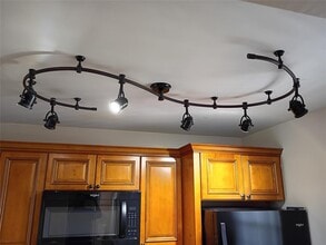 9230 Lagoon Pl, Unit 406 in Davie, FL - Building Photo - Building Photo