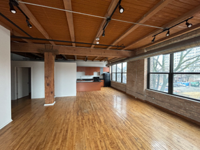 2100 S Marshall Blvd in Chicago, IL - Foto de edificio - Building Photo