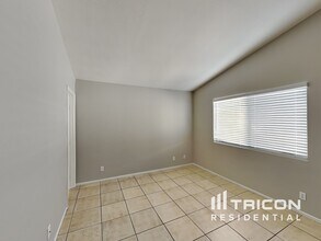5749 Grand Entries Dr in Las Vegas, NV - Building Photo - Building Photo