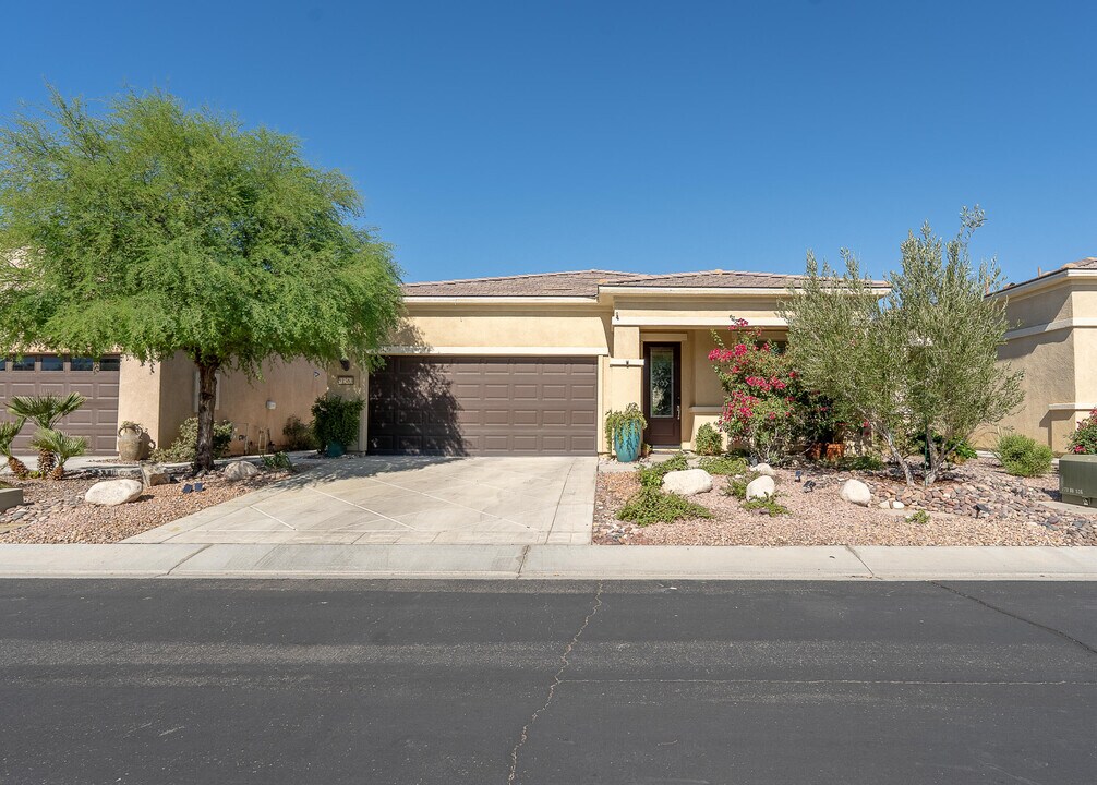 81363 Corte Compras in Indio, CA - Building Photo