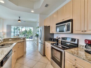3921 Kens Way in Bonita Springs, FL - Foto de edificio - Building Photo