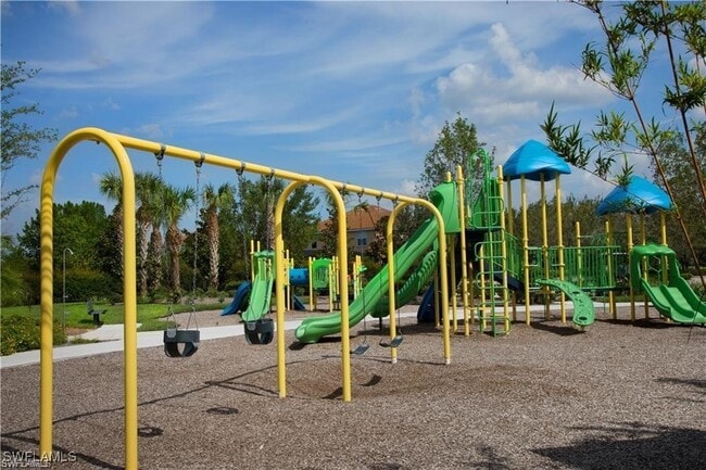 2620 Vine Ave in Naples, FL - Building Photo - Building Photo