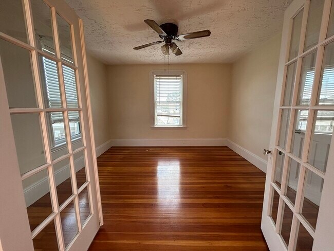 6 Horton St-Unit -3 in Salem, MA - Foto de edificio - Building Photo