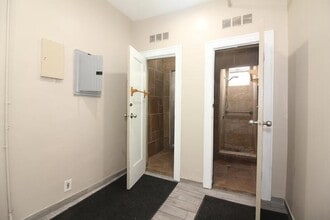 647 W 18th St in Los Angeles, CA - Building Photo - Building Photo