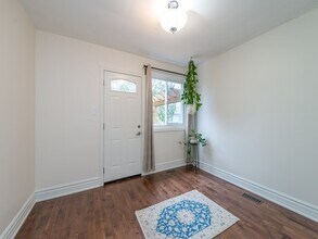 350 Taylor Mills Dr N in Richmond Hill, ON - Building Photo - Building Photo