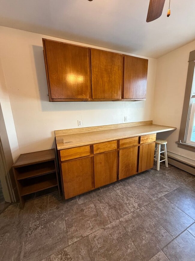 1835 15th St in Moline, IL - Building Photo - Building Photo