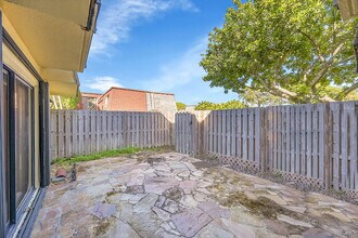 128 Lake Arbor Dr in Palm Springs, FL - Building Photo - Building Photo