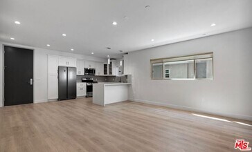 2336 Westwood Blvd in Los Angeles, CA - Building Photo - Building Photo