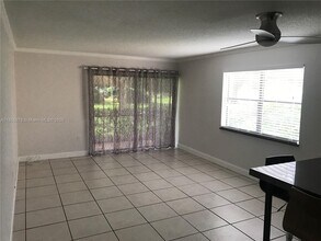 8851 N New River Canal Rd in Plantation, FL - Building Photo - Building Photo