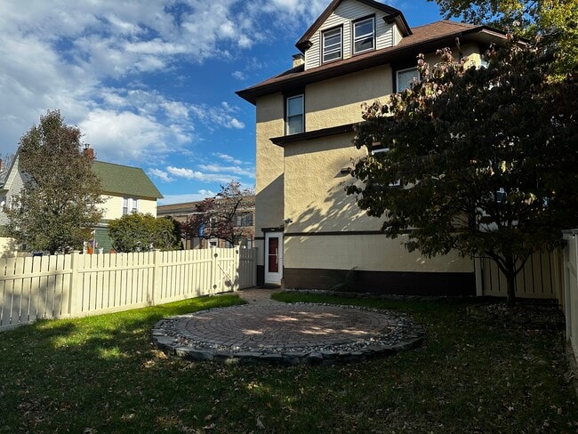 39 Bartholdi Ave, Unit 39 bartholdi ave
