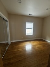 5124 W Henderson St, Unit 2 in Chicago, IL - Building Photo - Building Photo