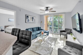 214 Villa Cir, Unit 214 in Boynton Beach, FL - Building Photo - Building Photo