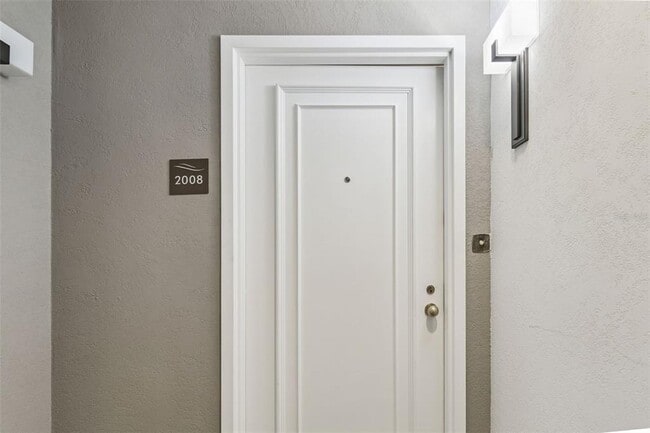 1 Beach Dr SE in St. Petersburg, FL - Building Photo - Building Photo