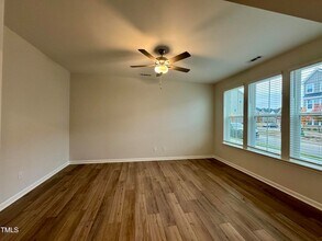 209 Hickory Plns Rd in Knightdale, NC - Foto de edificio - Building Photo