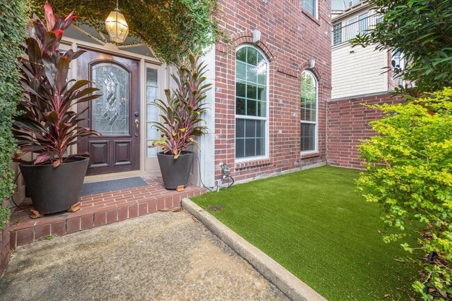 2506 Van Buren St in Houston, TX - Building Photo - Building Photo