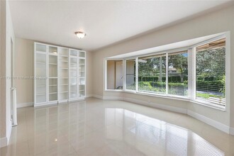 3880 Coral Hills Dr in Coral Springs, FL - Building Photo - Building Photo