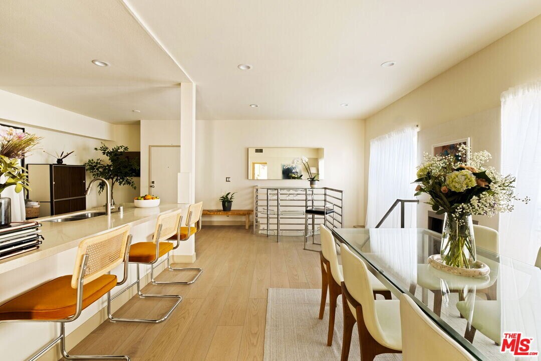 1717 Malcolm Ave in Los Angeles, CA - Building Photo