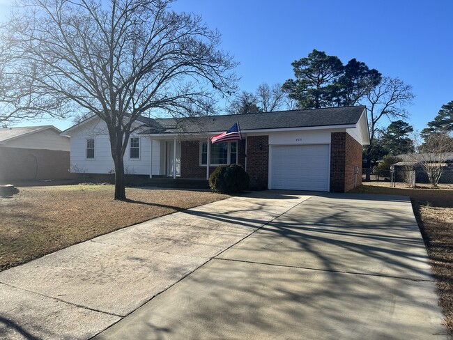 805 Appalachin Dr in Fayetteville, NC - Building Photo - Building Photo