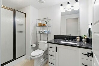 6777 E Warm Springs Ave in Boise, ID - Building Photo - Building Photo