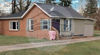 864 W Longview Ave in Mansfield, OH - Building Photo