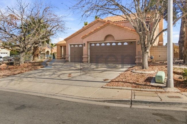 6 Kiowa Ct in Henderson, NV - Building Photo - Building Photo