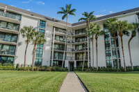 1350 River Reach Dr, Unit 307 in Fort Lauderdale, FL - Foto de edificio - Building Photo