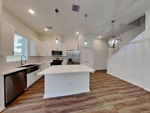 9902 Clark Rd in Houston, TX - Building Photo - Building Photo