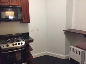 214 W 104th St in New York, NY - Building Photo - Building Photo