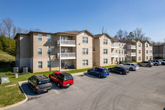 Overlook Village Apartments in Maryville, TN - Building Photo - Building Photo