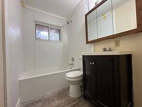 13 W Adams Dr in Sauget, IL - Building Photo - Building Photo