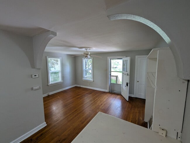 8826 Tyrell Dr in Jennings, MO - Building Photo - Building Photo