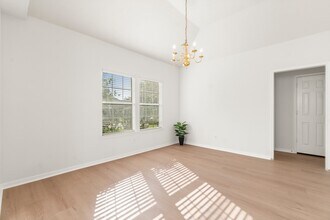 19827 Lajuana Ln in Spring, TX - Foto de edificio - Building Photo