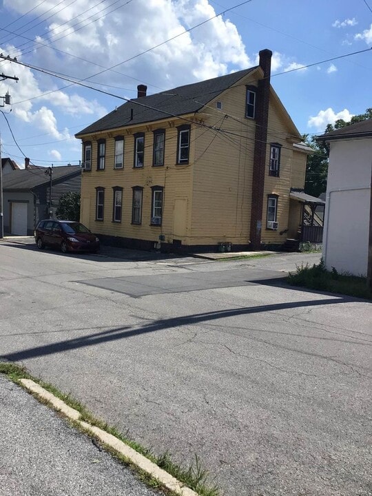 709 20th St, Unit 2 in Altoona, PA - Foto de edificio