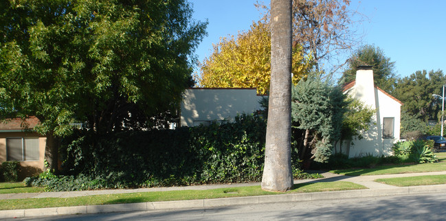 276 Center St in Covina, CA - Foto de edificio - Building Photo