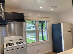 1520 E Meyers Ave in Hazel Park, MI - Building Photo - Building Photo