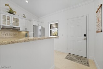 326 Bradstrom Cir in Naples, FL - Building Photo - Building Photo