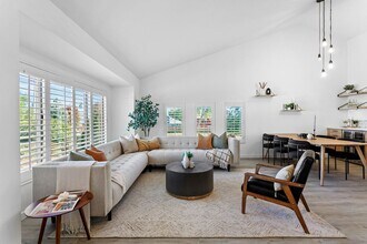 13804 W Iliff Ave in Lakewood, CO - Foto de edificio - Building Photo