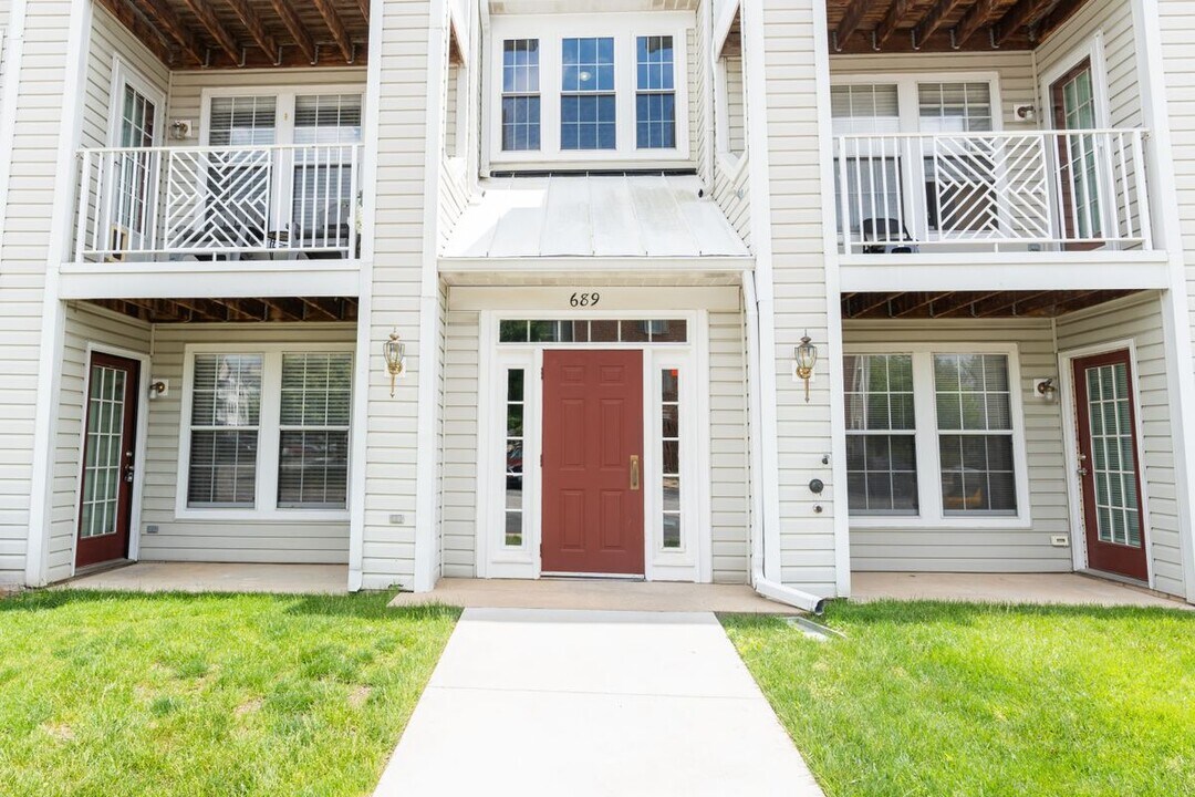 689 Winding Stream Way in Odenton, MD - Building Photo